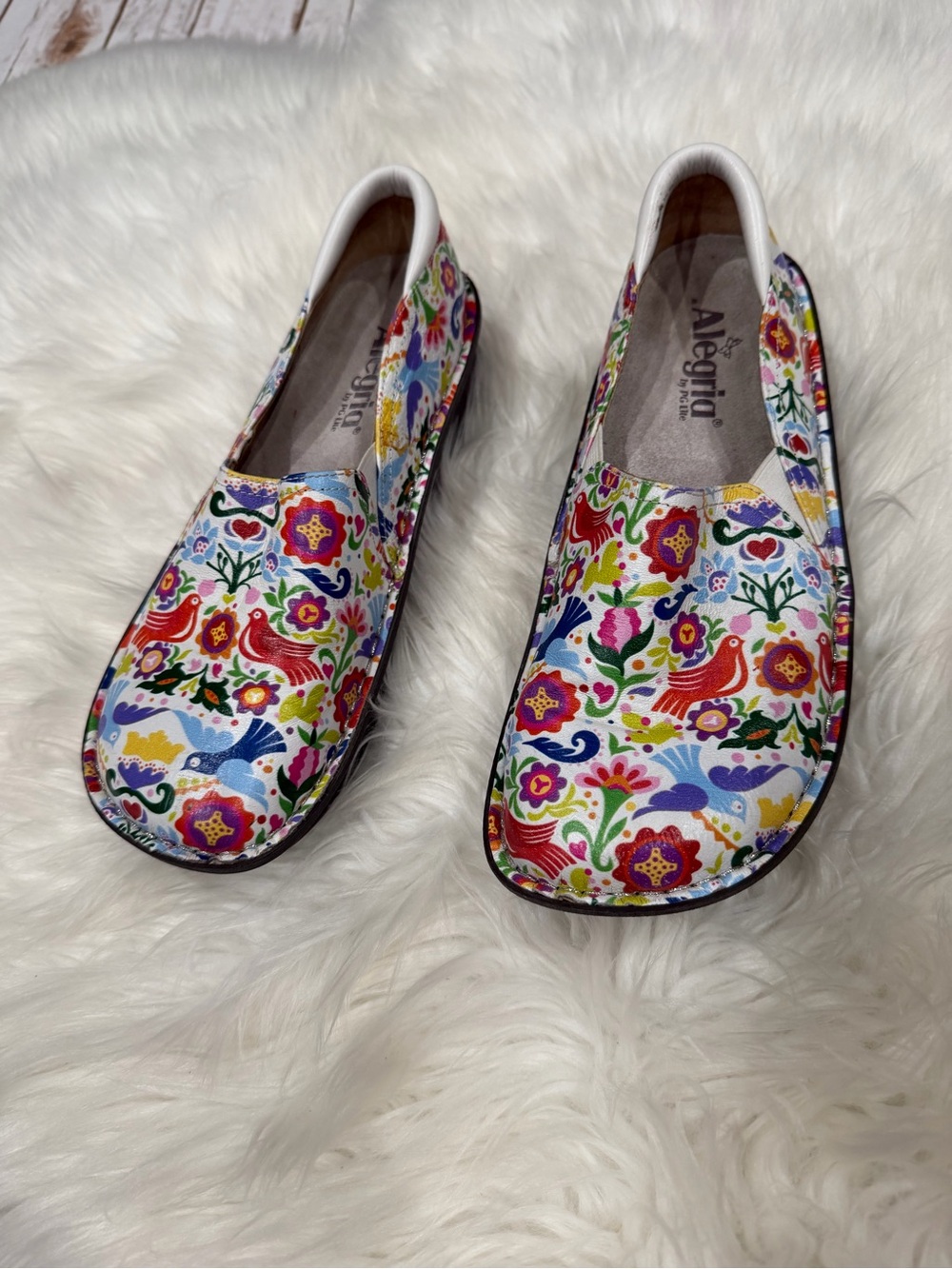 Alegria Slip-On Flats in Multicolor Floral & Bird Print NWOT Size 39